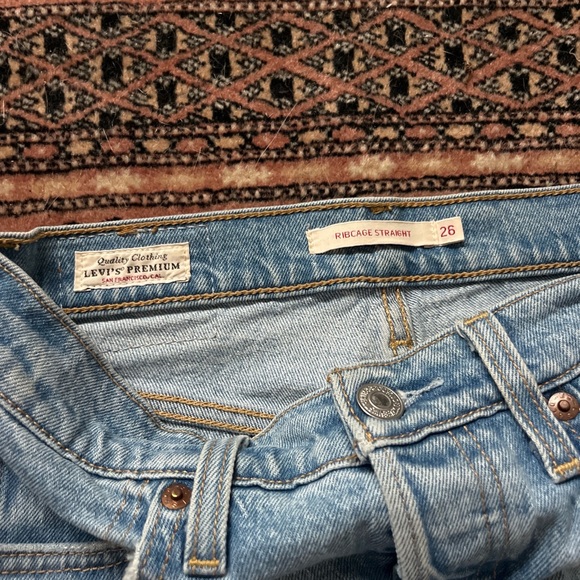 Levi's High Rise Light Blue Women's Jeans - Picture 3 of 4